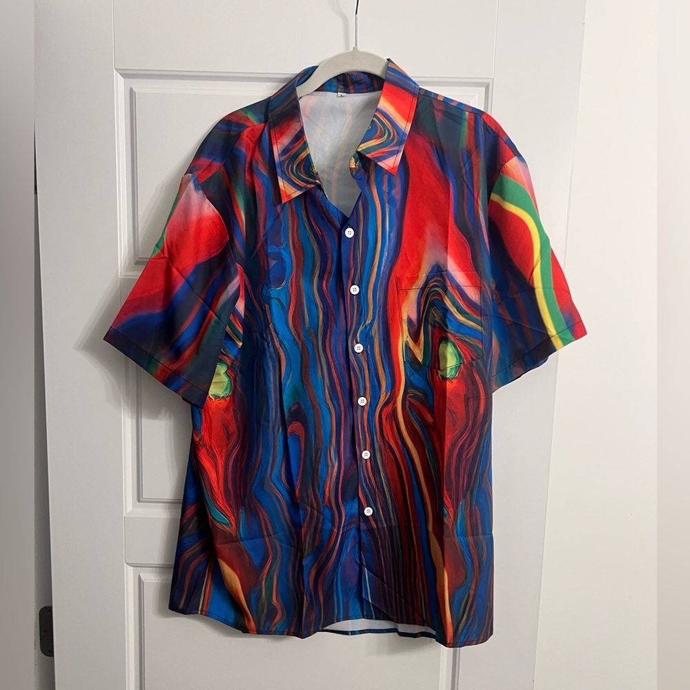 NWOT abstract colorful button down short sleeve size large